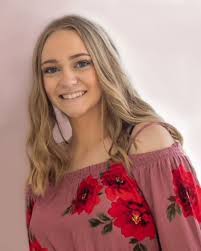 Jami Bennett's Instagram, Twitter & Facebook