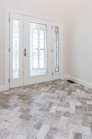41 Enchanting Porcelain Tile Ideas For Kitchen Floors If You Think That Cream And Beige Are Unexciting Shades I Entryway Flooring Brick Flooring House Design