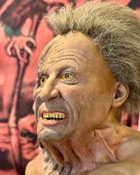 Really cool latex maquette, that I'm guessing was used during the  production of FROM BEYOND (1986). This was in my friends collection for  decades and caked with Dust, I just got time