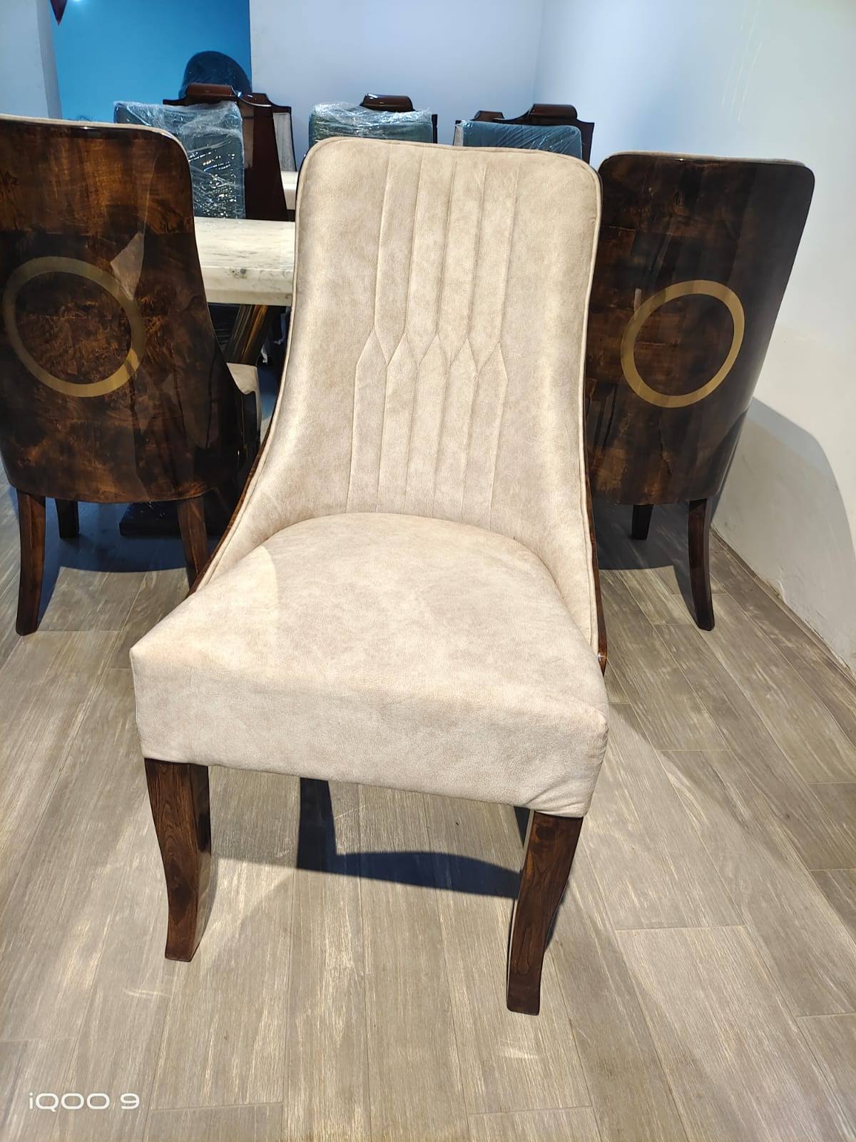Wooden Modern Luxury Polyester Polish Chair