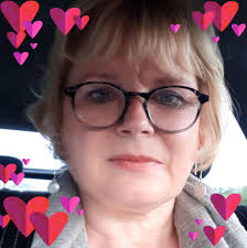 No one alive today will remember “Reed Row” which was situated in Orsett  Road Grays. The bottom photograph shows the rear of the houses backing onto  Orsett Road, in the far distance