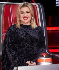 But just as the battles were about to begin, kelly clarkson took to her instagram account and shared that she won't be able to join the show for a few episodes, and also revealed who will be taking her. What Happened To Kelly Clarkson S Eye Why Is The Singer Wearing An Eye Patch Know Here