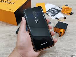 Oneplus has been making waves with the recently launched oneplus 6t, most notably with an official release in the u.s. Oneplus 6t 6t Mclaren Edition Review Affordable Premium Powerhouse