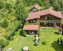 Aerul este puternic ozonat datorită pădurilor din zonă. Cazare Casa Muntelui Sambata La Sambata De Sus Statiunea Climaterica Sambata Brasov Transilvania Fagaras Sambata