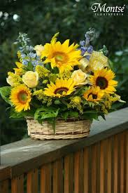 Pin By Megan Falconer On Otra Pasion Fresh Flowers Arrangements Sunflower Arrangements Beautiful Flower Arrangements