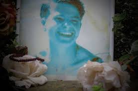 Sophie scholl is the fearless activist of the underground student resistance group, the white rose. Zerreisst Den Mantel Der Gleichgultigkeit Widerstand 030