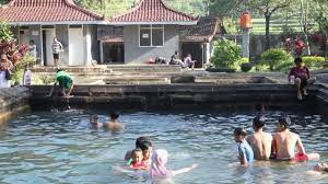 Candi umbul, kolam bersejarah dari masa negeri pembangun candi. Pemandian Air Hangat Candi Umbul Magelang Youtube