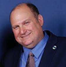 Doris Goad's Instagram, Twitter & Facebook