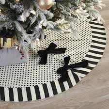 Black And White Christmas Tree Skirt Belham Living Black And White Polka Dot Christmas Tree Skirt White Christmas Trees White Christmas Wreath Christmas Tree Skirt