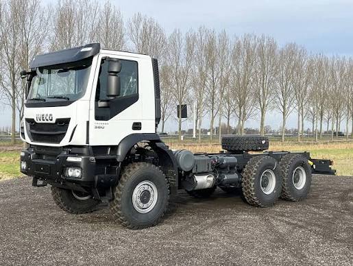 Iveco AD380T38W-2005 Cab & Chassis Truck