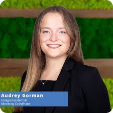 Emily Hanus's Instagram, Twitter & Facebook