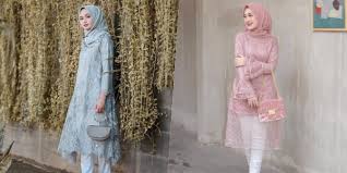 10 review baju tunik wanita terbaru & kekinian. 8 Ide Tunik Brokat Yang Pas Untuk Hampir Semua Bentuk Badan Seformal Kebaya Tapi Lebih Nyaman