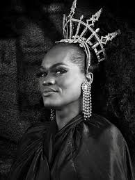 O rio corre sem pedir passaporte. Ontem participei da mesa “Migração e  Representatividade” ao lado da escritora cubana Teresa Cárdenas e do  escritor angolano Moisés Antônio, na Universidade de Caxias do Sul,