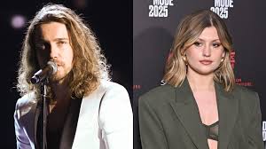 Il m'envoie beaucoup de messages" : bientôt un duo entre Marine et Julien  Doré ?