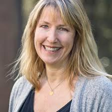 Amazon.com: Reading Together: Share in the Wonder of Books with a  Parent-Child Book Club: 9781797205151: Brown, Noah, de Bettencourt,  Dominic, Doherty, Luci, Lowe-Rogstad, Owen, McCann, Ronan, Kay, Liz: Books