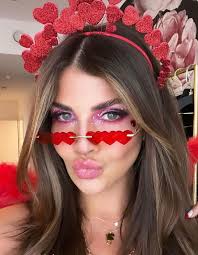 Julia Hense (juliahense_)