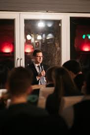 A fidesz politikusa kirúgná a kéziválogatott kapitányát. Gulyas Gergely Beszelgetes Kocsis Mate Frakciovezetovel Facebook