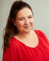 The time is coming for those new headshots 📸 With something so important,  I need to be prepared so if anyone has any feedback in regards to my  previous ones or in