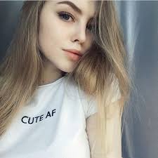 Wattpad Icin Bilinmeyen Kizlar Kiz Onerileri 50 Sari Sacli Mavi Gozlu Kizlar Guzellik Fotograf Cekimi Aksiyon Pozlari
