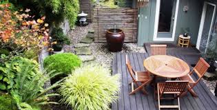 Tak perlu berkecil hati jika luas halaman anda terbatas. Tips Ubah Halaman Belakang Sempit Menjadi Taman Rumah Yang Sejuk Bisesa Contractor