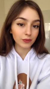 نسبة شحنكم هي نسبة حبكم للميكب 😂 #TheyreRealMagnet #benefitcosmetics  #benefitmiddleeast @benefitmiddleeast