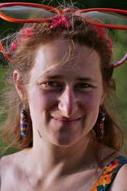 Who am I ? Julia Schindler