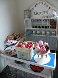 Laden Wir Euch Ein In Unserer Neu Eroffneten Backerei Vor Einiger Zeit Habe Ich De Kinder Kaufladen Ideen Zum Selbermachen Fur Kinder Kinder Spielzimmer