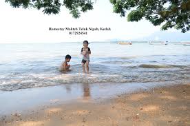 Sungai petani is kedah's largest town and is located about 55 km south of alor setar, the capital of kedah, and 33 km northeast of george town, the capital city of the neighbouring state of penang. Homestay Makteh Tepi Laut Teluk Nipah Pantai Merdeka Kedah Home Facebook