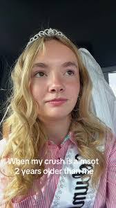 Alyssa Hollis's Instagram, Twitter & Facebook