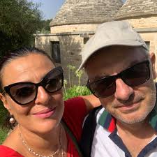 La sensibilità è un valore, un dono che pochi hanno, è la capacità di  intuire le tante sfaccettature e le parti più segrete delle altre persone  (quasi leggendo loro nel pensiero). Ma