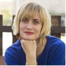 Alexis Wiggins's Instagram, Twitter & Facebook