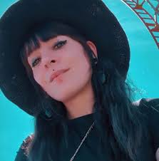 An absolutely gorgeous cosplay of Six