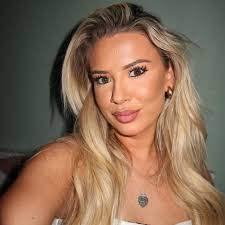 CHLOE BENNETT (@chloebennetttx) • Instagram photos and videos