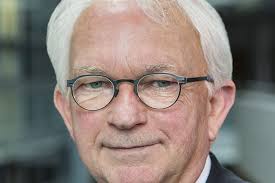 With the help of our app. Prof Dr Werner Schwaderlapp
