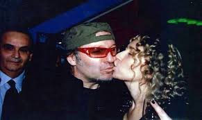 Maybe you would like to learn more about one of these? La Dolce Dedica Di Vasco Rossi Alla Moglie Ogni Volta Che La Guardo Provo Un Gran Senso D Amore Tgcom24
