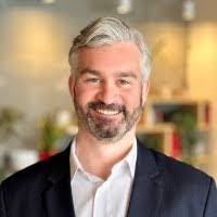 Hillary Powers's Instagram, Twitter & Facebook