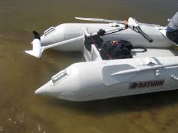 Here We Compare How An Electric Thruster Outboard Motor Goes Up Against Some One Rowing And A Petrol 4 Stroke Motor In Th Trolling Motor Outboard Motors Motor