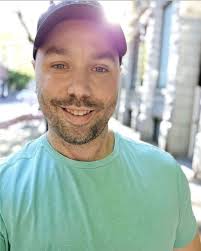 Kindness from strangers during homelessness