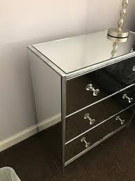 24 Diy Projects That Ll Make You Say Omg I Can Totally Do That Paint Dresser Diy Diy Mirror Dresser Diy Dresser