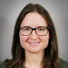 Donna Piper's Instagram, Twitter & Facebook