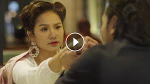 Di sana dia berjumpa dengan seorang imam dari malaysia bernamataufik yang membawa lari anaknya nur hidayah menetap jauh di rantau orang. Teratai Kemboja Episode 11