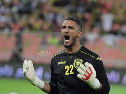 أكد حارس مرمى الفريق الأول لكرة القدم بنادي الاتحاد فواز القرني أن المدير الفني البرازيلي فابيو كاريلي يُتابع تدريبات اللاعبين المنزلية. Ø±Ø³Ù…ÙŠ Ø§ ÙÙˆØ§Ø² Ø§Ù„Ù‚Ø±Ù†ÙŠ ÙŠØ¬Ø¯Ø¯ Ø¹Ù‚Ø¯Ù‡ Ù…Ø¹ Ø§ØªØ­Ø§Ø¯ Ø¬Ø¯Ø© Ø­ØªÙ‰ 2022 Goal Com