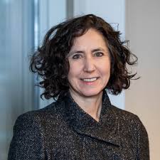 Lisa Kelman's Instagram, Twitter & Facebook