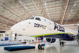 Azul e Embraer celebram parceria com jato número 2.000, o 145º entregue para a Companhia