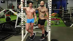 GAYWIRE - Perfect Men With Amazing Muscular Bodies Bumpin' Uglies During  Workout - XNXX.COM