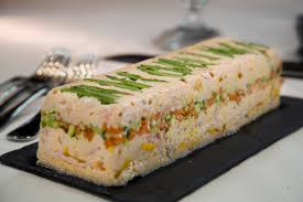 Je sers cette sauce dans un petit bol posé à côté de la tranche de terrine. Terrine De Poisson Et Legumes Facile