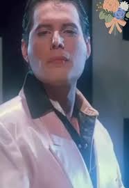 Freddie Mercury Of Queen Wearing A Crown ,,, lol i have no words