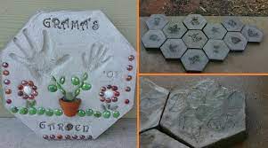 Stepping stones are essential to the garden because they are not only functional so that you won't step on the grass but also can be used to decorate your garden. Goodshomedesign