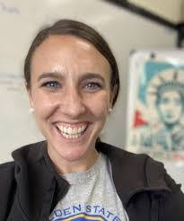 Elizabeth Watters's Instagram, Twitter & Facebook