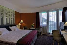 Pentru a afla ofertele si disponibilitatea, completati mai jos data. Ensana Bradet Health Spa Hotel In Sovata Zum Tiefstpreis Buchen